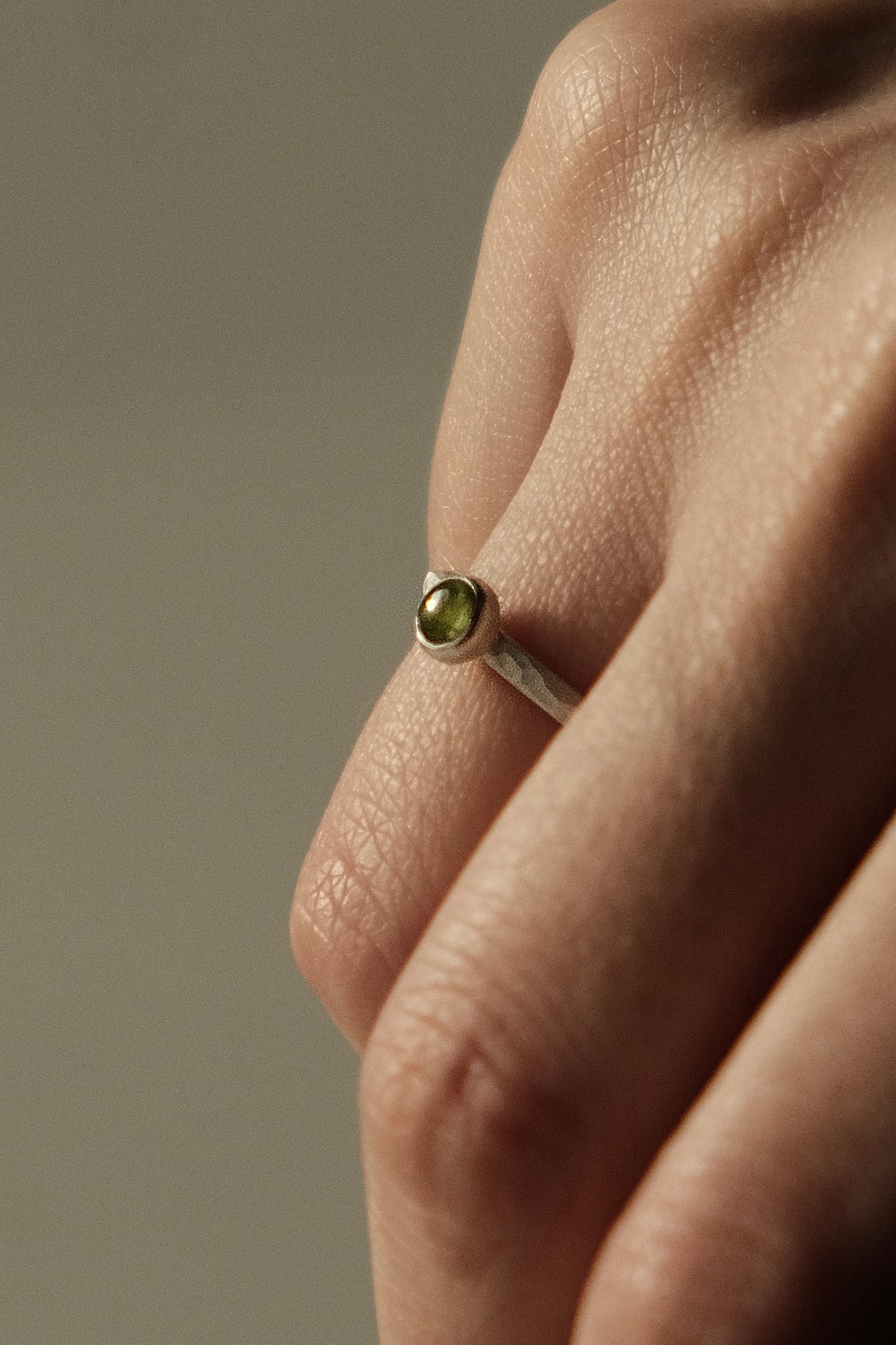 Ring „OLIVINE“ mit Chrysolith