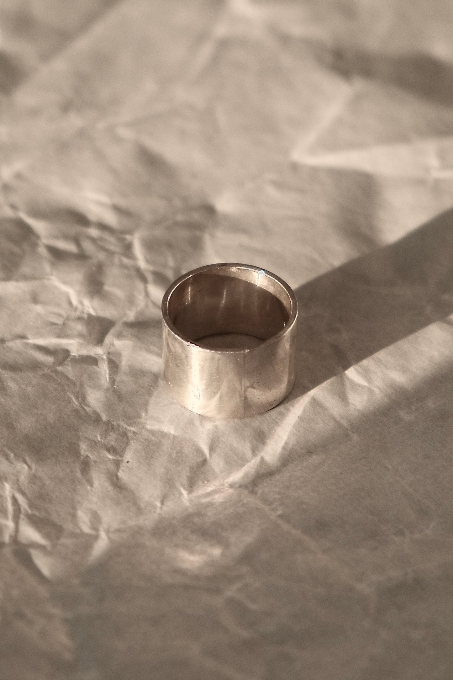 Ring without inscription