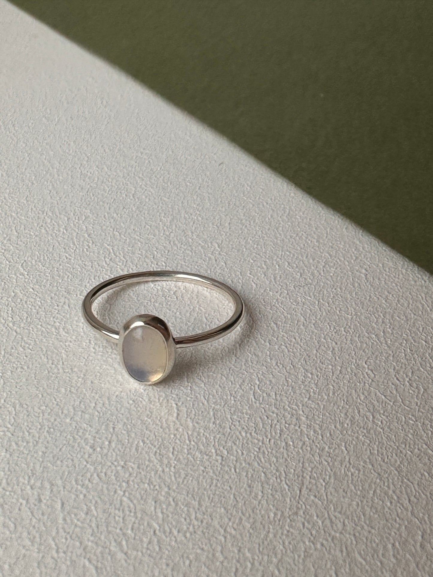Ring „OPAL“ in Form eines Ovals